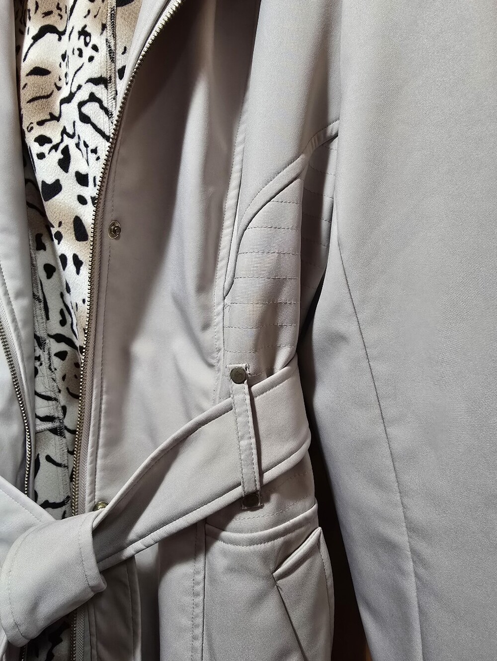 Liz Claiborne Hooded Trench Coat Lg Animal Print - Picture 6 of 8